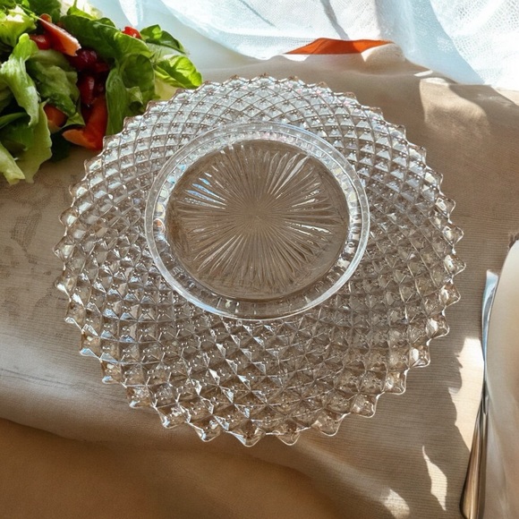 Vintage Westmoreland English Hobnail  8.25" Salad Plate. Mint condition - Picture 2 of 2
